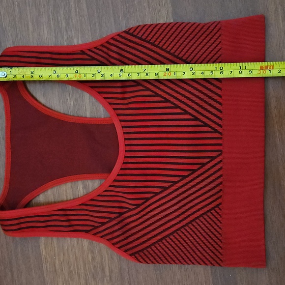 ALALA Convertible Seamless Sports Bra & Leggings Set Bright & Dark Red Stripes - Picture 14 of 16